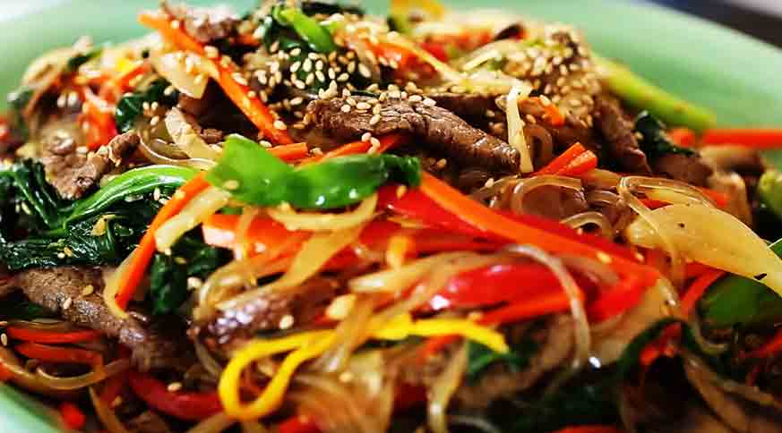 Japchae comidas tradicionales coreanas que deberias probar, son sabrosos y saludables