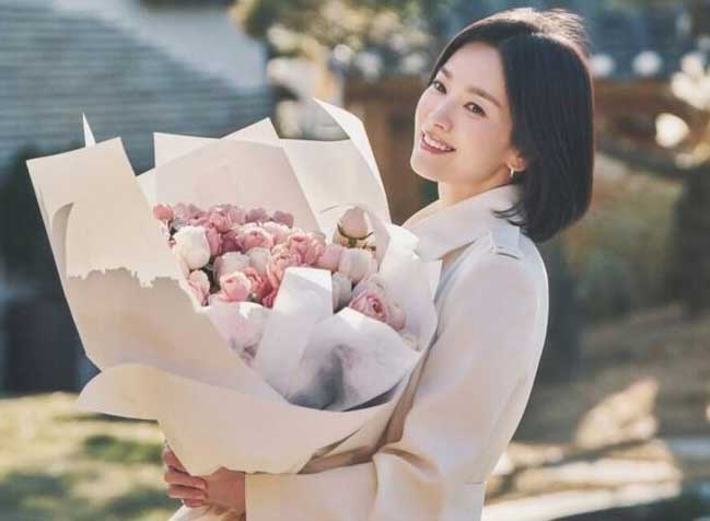 Song Hye Kyo habla sobre su apariencia y los rumores en internet sorprendiend a los internautas 2 Song Hye Kyo habla sobre su apariencia y los rumores en internet sorprendiend a los internautas