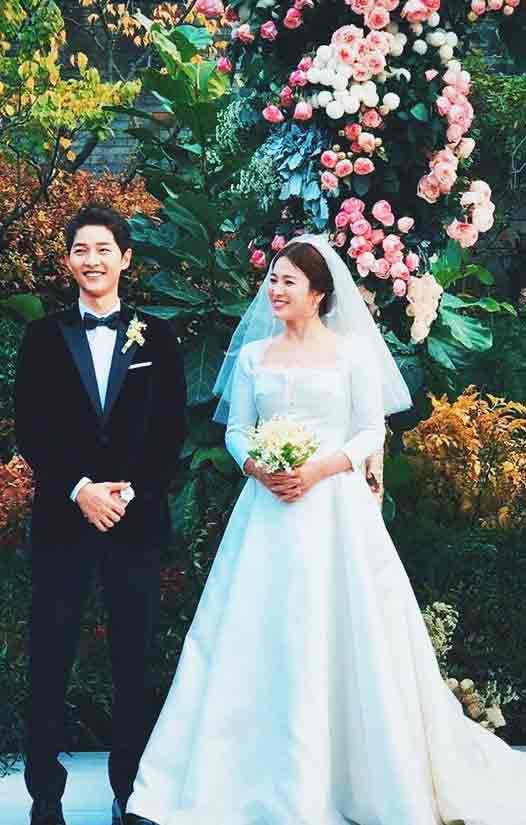 De la pantalla a la vida real: 12 parejas de k-dramas que se volvieron reales 4 Song Joong-Ki & Song Hye-Kyo (Descendants Of The Sun)