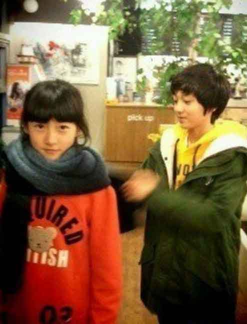 Chani de SF9 recuerda a la fallecida actriz Kim Sae Ron con fotos de cuando eran niños 5 Chani de SF9 recuerda a la fallecida actriz Kim Sae Ron con fotos de cuando eran niños