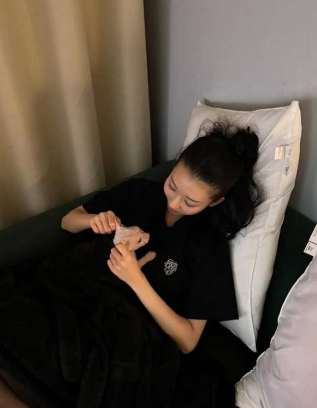 Kim Sun Ah da una actualización sobre el gato de la fallecida Sulli 4 Kim Sun Ah da una actualización sobre el gato de la fallecida Sulli