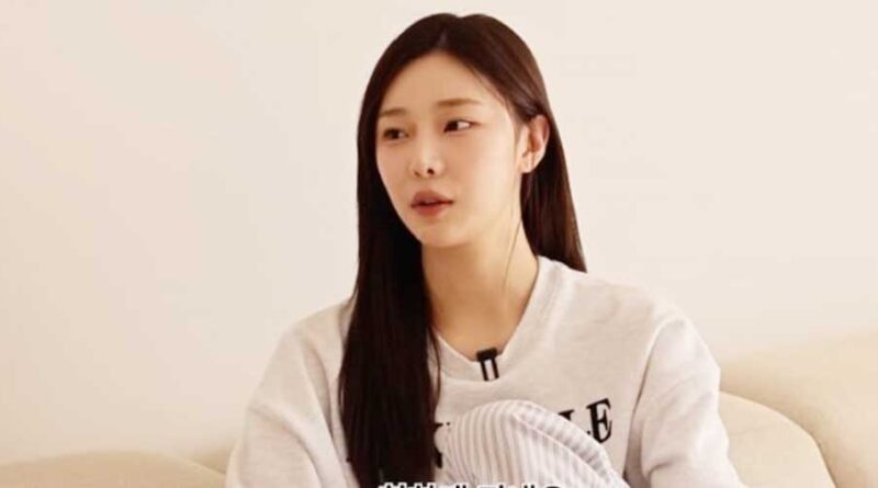 Lee Si Ahn evita la pregunta incómoda: "¿Qué pasó entre tú y Yook Jun Seo?" 1 Lee Si Ahn evita la pregunta incómoda Qué pasó entre tú y Yook Jun Seo
