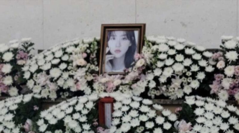 Padre de Kim Sae Ron acusa a un YouTuber de influir en su trágico final 1 Padre de Kim Sae Ron acusa a un YouTuber de influir en su trágico final