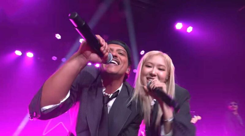 Rose de BLACKPINK hace historia junto a BTS en radio Billboard de EEUU 1 Rose de BLACKPINK hace historia junto a BTS en radio Billboard de EEUU