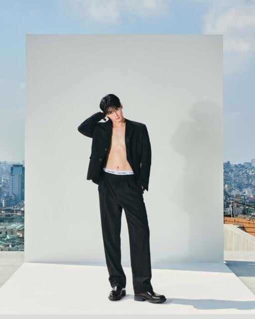 Cha Eun Woo causa sensación con su lado más sexy en una campaña de Calvin Klein