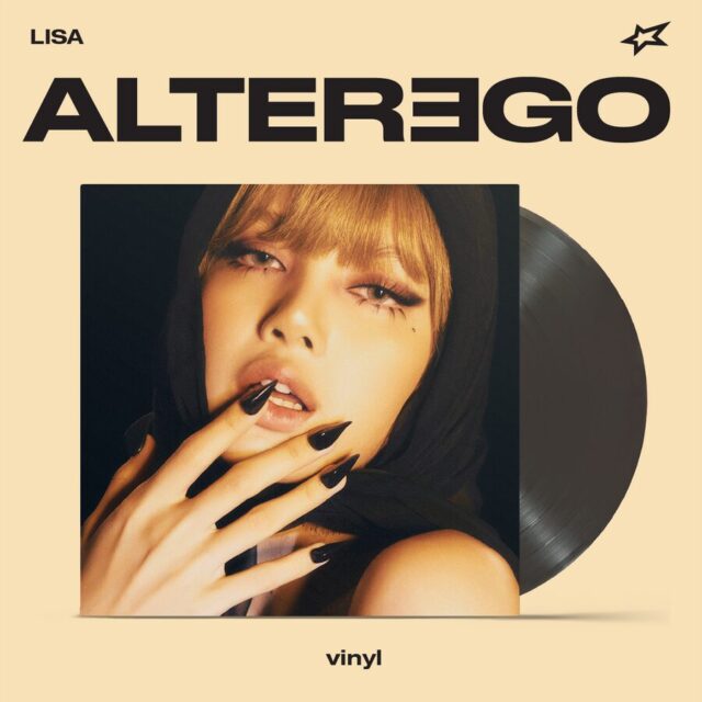 Fans acusan a Lisa de BLACKPINK de mentir con sus álbumes de edición limitada 2 Fans acusan a Lisa de BLACKPINK de mentir con sus álbumes de edición limitada