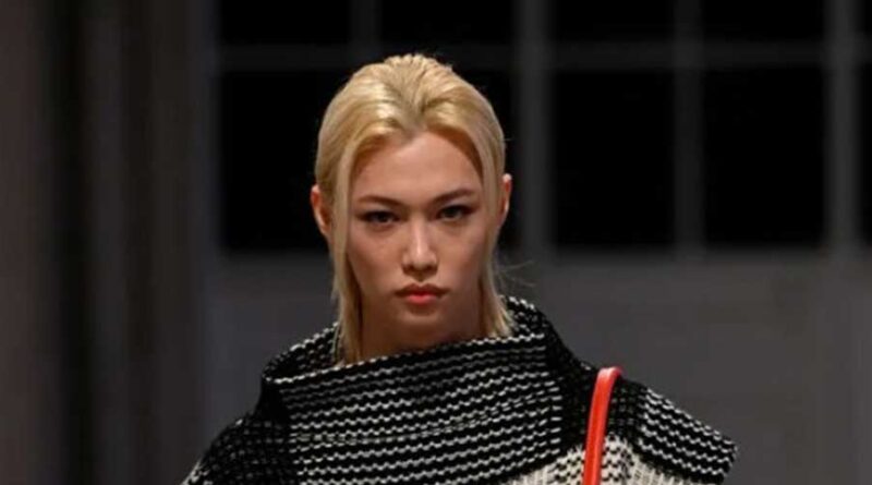 Felix de Stray Kids deslumbra en la pasarela de Louis Vuitton en la Semana de la Moda de París 2025 1 Felix de Stray Kids deslumbra en la pasarela de Louis Vuitton en la Semana de la Moda de París 2025