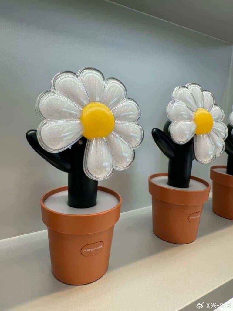 Las fotos del nuevo Light Stick de G-Dragon están arrasando: todos lo quieren, ¡no solo los fans! 3 Las fotos del nuevo Light Stick de G-Dragon están arrasando