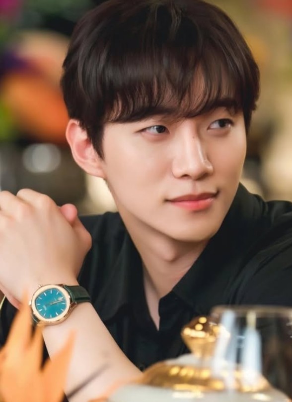 Lee Junho de 2PM vive incómodo momento tras acoso de una fan extranjera 2 Lee Junho de 2PM vive incómodo momento tras acoso de una fan extranjera