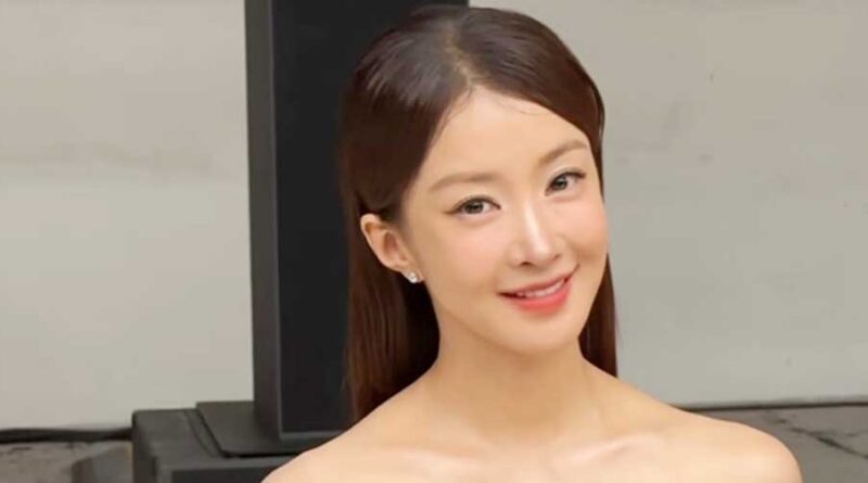 Lee Si-young anuncia su divorcio después de 8 años de casada 1 Lee Si-young anuncia su divorcio después de 8 años de casada