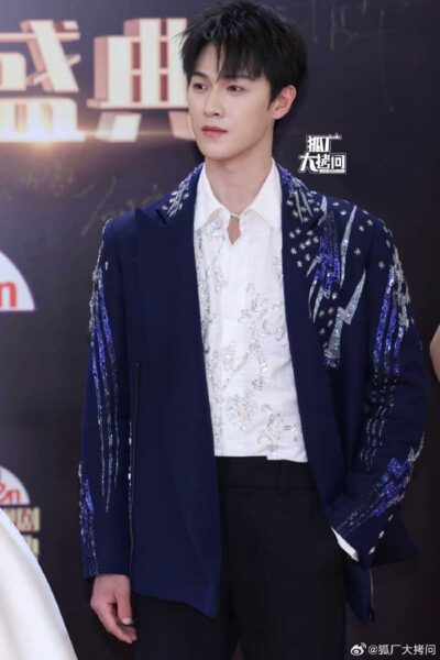 Las estrellas chinas deslumbran en la alfombra roja 2025 TV Drama Quality Festival 8 Li Yun Rui