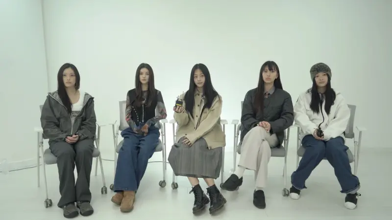 NJZ (NewJeans) revelan porque aún no vuelve a ADOR en entrevista con la BBC 2 NJZ (NewJeans) revelan porque aún no vuelve a ADOR en entrevista con la BBC