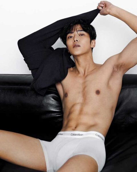 ¡Nuevas fotos de Rowoon para Calvin Klein! La campaña de ropa interior se vuelve aún más intensa 2 Nuevas fotos de Rowoon para Calvin Klein La campaña de ropa interior se vuelve aún más intensa