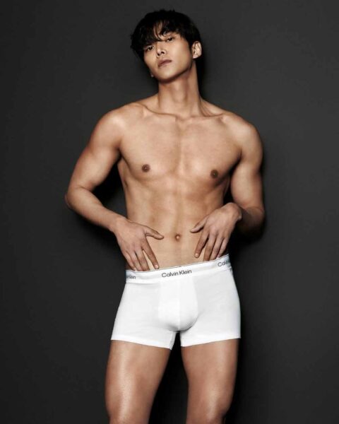¡Nuevas fotos de Rowoon para Calvin Klein! La campaña de ropa interior se vuelve aún más intensa 11 Nuevas fotos de Rowoon para Calvin Klein La campaña de ropa interior se vuelve aún más intensa
