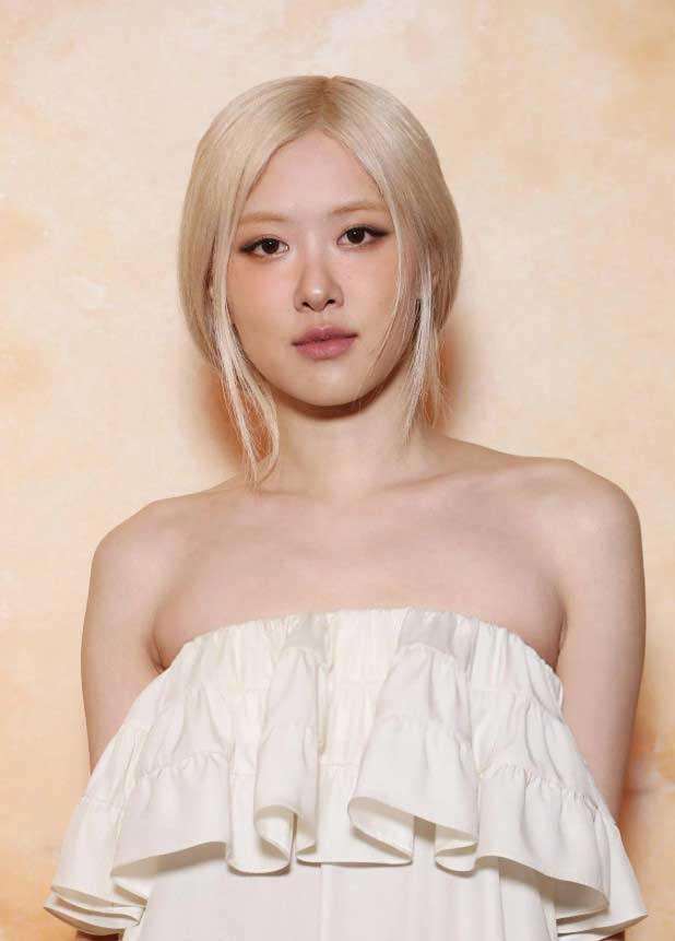 Rosé de BLACKPINK enfrenta críticas por su elección de atuendo en la Semana de la Moda de París 5 Rosé de BLACKPINK enfrenta críticas por su elección de atuendo en la Semana de la Moda de París