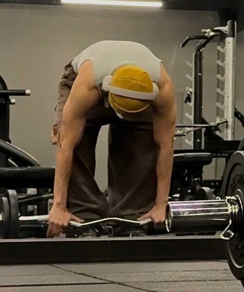 V de BTS sorprende con nuevas fotos tras perder 10 kg 3 V de BTS sorprende con nuevas fotos tras perder 10 kg