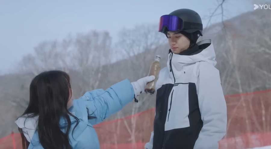 Lin Yi y Yu Shuxin protagonizan ‘Ski Into Love’, el romance invernal que no te puedes perder 3 Lin Yi y Yu Shuxin protagonizan ‘Ski Into Love’, el romance invernal que no te puedes perder