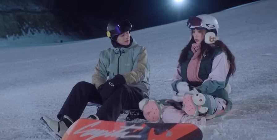 Lin Yi y Yu Shuxin protagonizan ‘Ski Into Love’, el romance invernal que no te puedes perder 2 Lin Yi y Yu Shuxin protagonizan ‘Ski Into Love’, el romance invernal que no te puedes perder