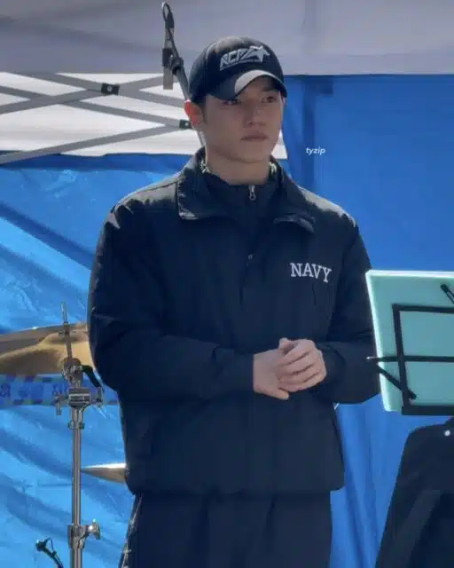 Fotos de Taeyong (NCT) en la Marina se vuelven virales en minutos 3 Fotos de Taeyong (NCT) en la Marina se vuelven virales en minutos